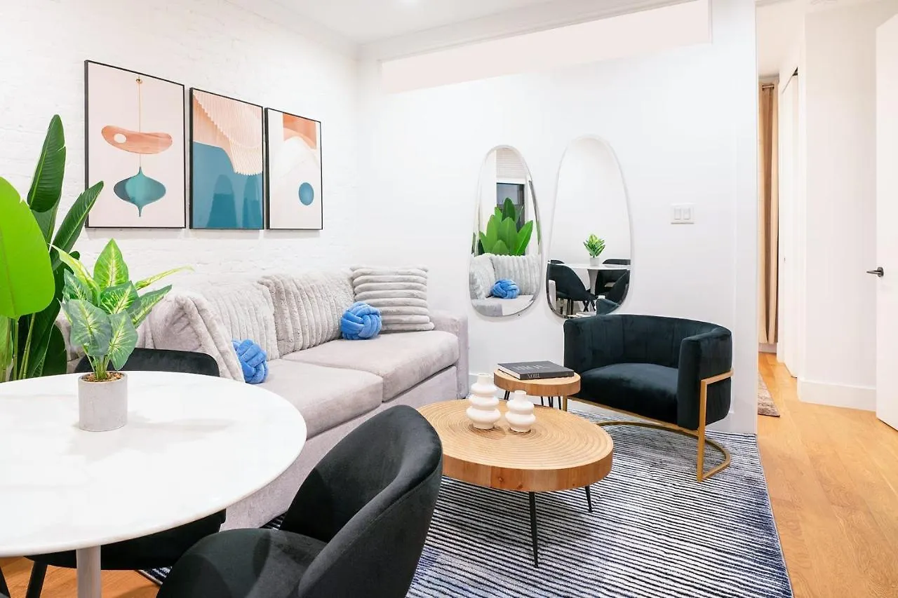 1290-6 Newly Renovated 2 Bedrooms In Ues New York 0*,